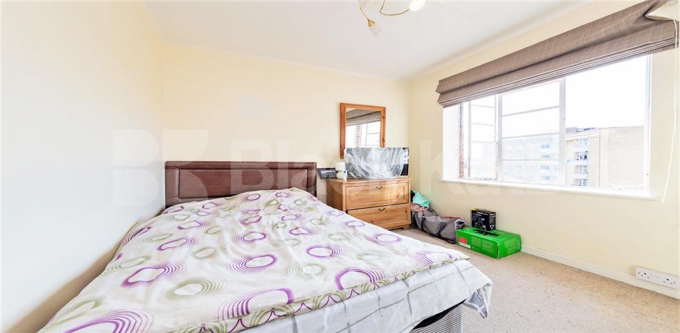			HEATING and HOT WATER INCLUDED, 2 Bedroom, 1 bath, 1 reception Apartment			 Shepherds Bush Road, SHEPHERDS BUSH